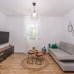 Case de vacanță Awesome In Bribir (Primorje-Gorski Kotar)