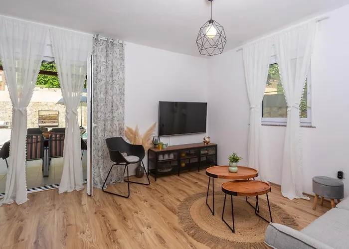 Awesome In With Jacuzzi Casa de Férias *